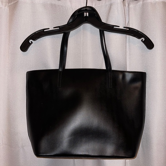 Kate Spade black shiny 100% leather zip tote shoulder bag purse with bow charm - Picture 2 of 7